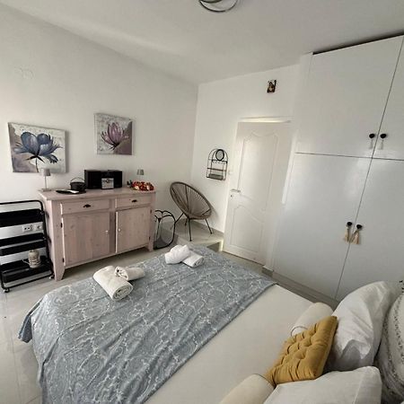 Litsa Villa Nea Iraklitsa Bagian luar foto