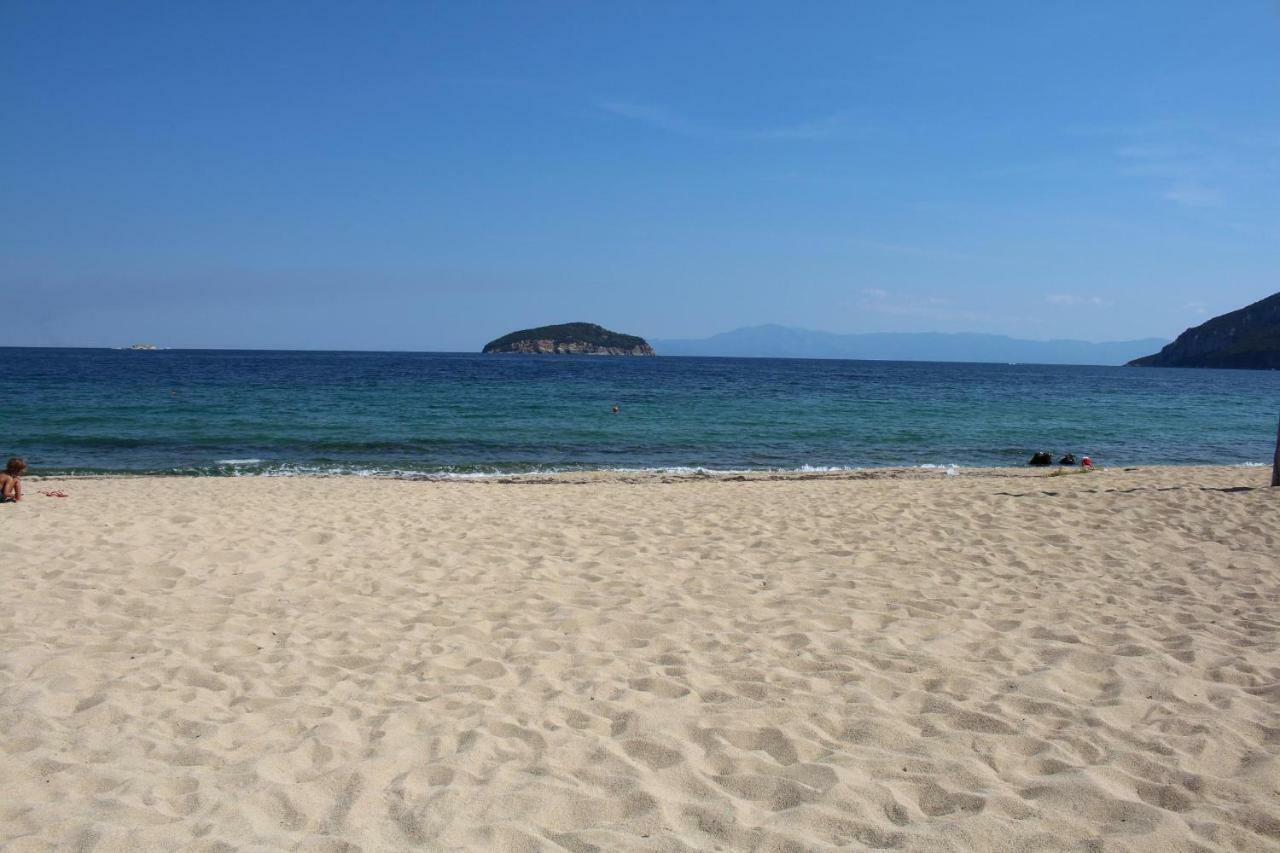 Litsa Villa Nea Iraklitsa Bagian luar foto