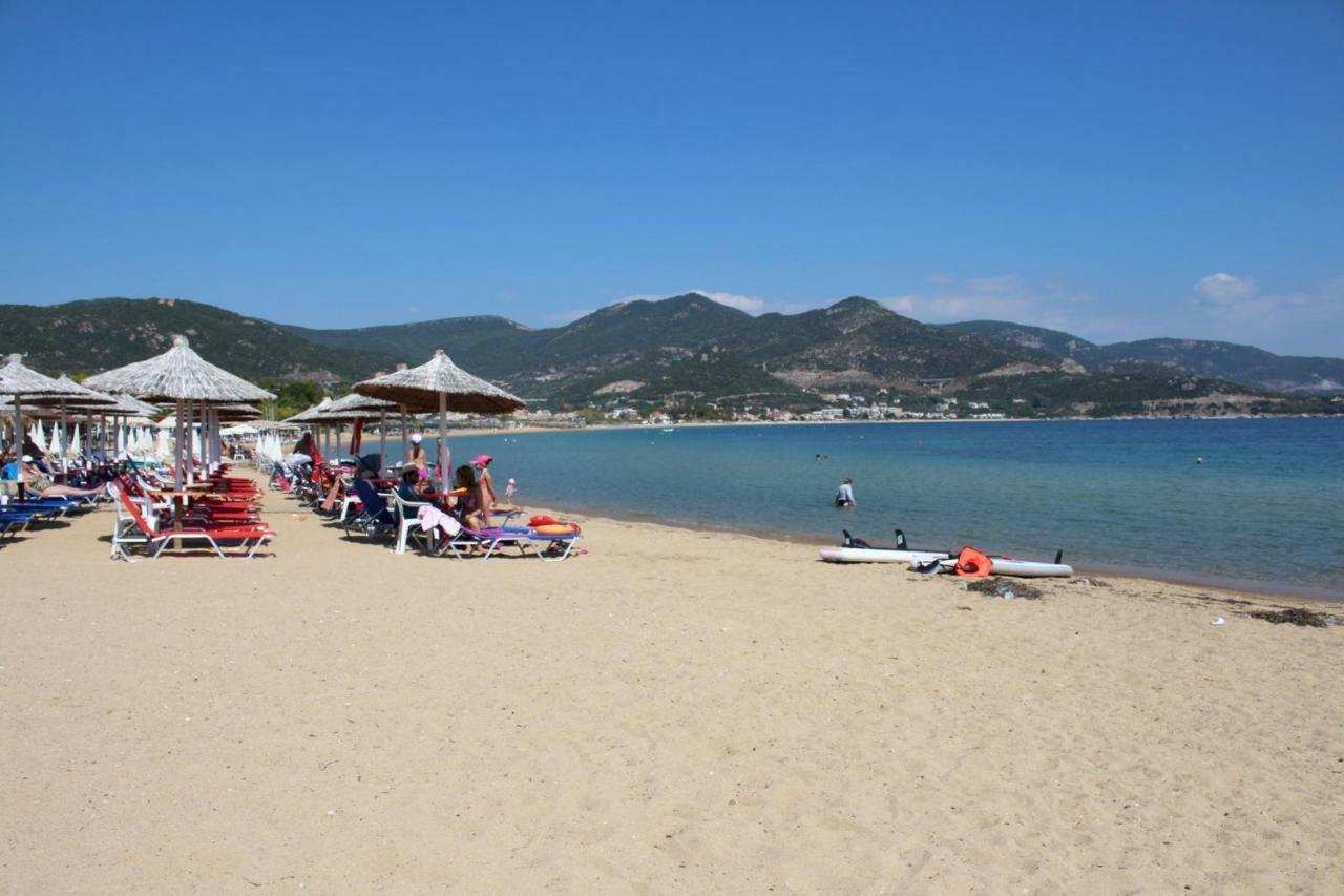 Litsa Villa Nea Iraklitsa Bagian luar foto